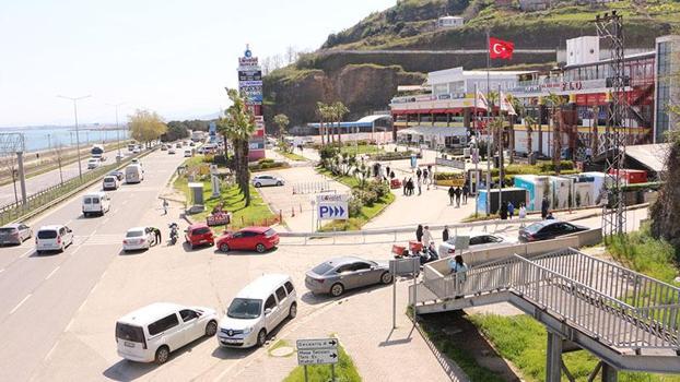 3 kişinin öldüğü heyelanın ardından bölgedeki AVM'nin araç giriş-çıkışları kapatıldı