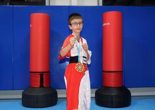 9 yaşındaki Yiğit Efe'nin hedefi, kick boksta Avrupa ve dünya şampiyonluğu