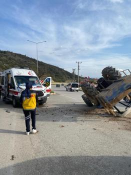 Çorum'da ambulans traktörle çarpıştı: 1 yaralı