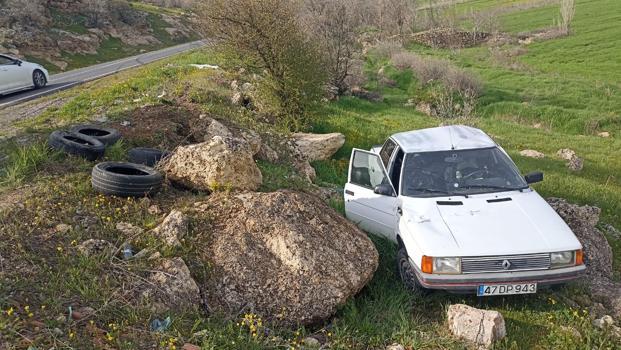 Mardin'de şarampole devrilen otomobilin sürücüsü yaralandı