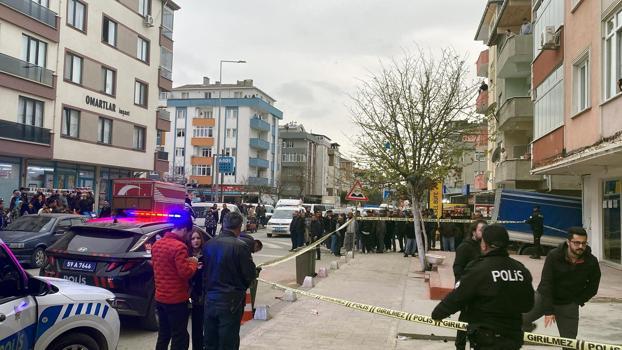 'Kokoreç' yüzünden tartıştığı esnafı  tüfekle vurdu