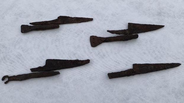 Hadrianopolis Antik Kenti'nde 5’inci yüzyıla ait bıçaklar ve kösüre taşı ortaya çıkarıldı