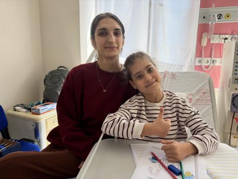Diyaliz yatağı okul sırası oldu; 13 yaşındaki Melek’in okuma azmi
