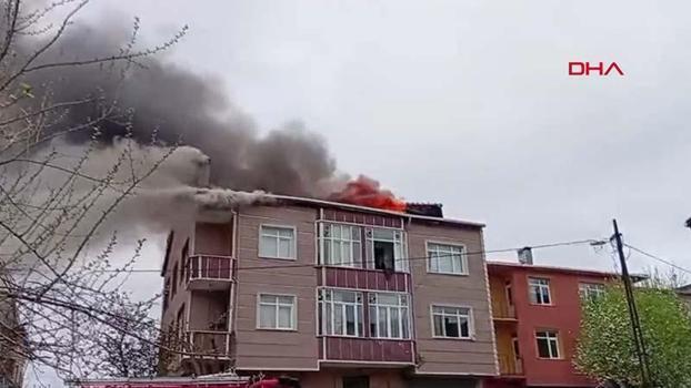 Ümraniye'de 3 katlı binanın çatısında yangın