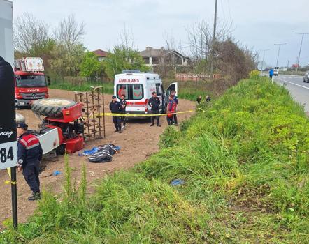 Devrilen traktörün sürücüsü öldü