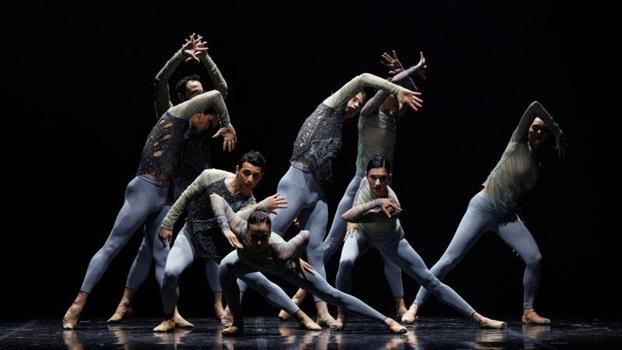 'Momentum' balesinin dünya prömiyeri Süreyya Operası'nda yapıldı