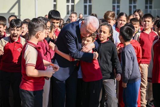 Kırklareli Valisi Turan, okulları ziyaret etti