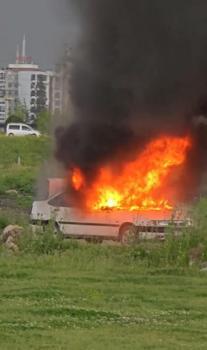 Osmaniye’de otomobil alev alev yandı