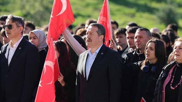 Eğitim-Bir-Sen heyeti Ufuk Arslan Anadolu Lisesi’nde bayrak törenine katıldı