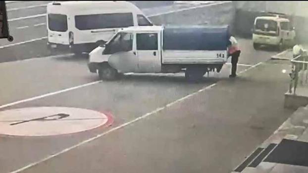 İstanbul Havalimanı’nda yer hizmetleri aracıyla kokain kolilerinin sevkiyatı kamerada