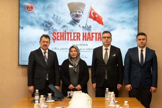 Şehit yakınları İzmir Adliyesi'nde ağırlandı