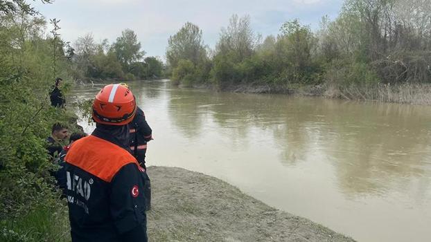 Sakarya Nehri'ne düşen çocuk için arama çalışması başlatıldı