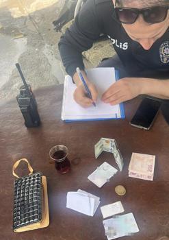 Silopi’de bulduğu cüzdanı sahibine ulaştırdı