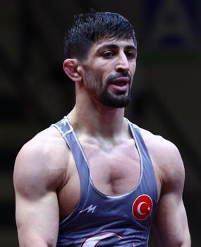 Milli güreşçi Kerem Kamal, grekoromen 63 kiloda bronz madalya kazandı