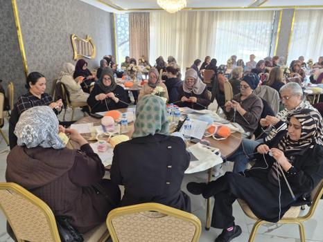 Malatya'da kadınların 'örgü' yarışı