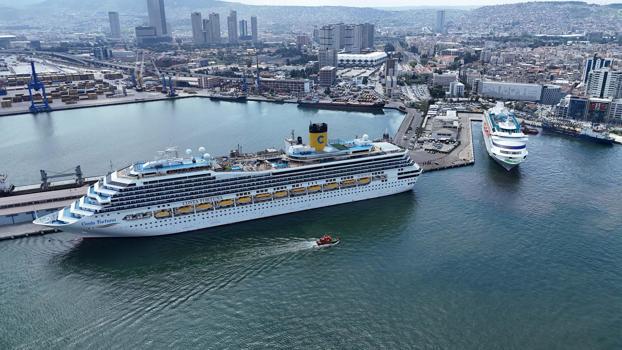 İzmir'e 2 kruvaziyer gemisi toplam 3 bin 483 yolcu getirdi