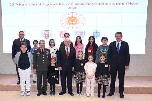 Bakan Güler, şehit ve gazi çocukları ile buluştu