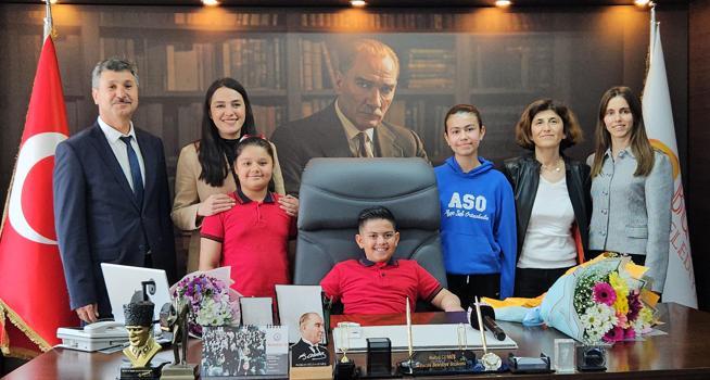 Bucak'ta 23 Nisan'da koltuklar çocuklara emanet