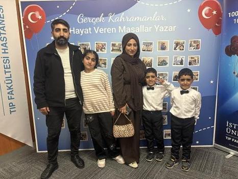 Önce kızı, sonra ikiz çocukları kemik iliği nakli ile hayata tutundu