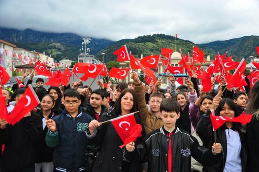 Manisa'da 23 Nisan coşkuyla kutlandı