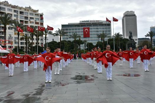 İzmir’de 23 Nisan coşkusu