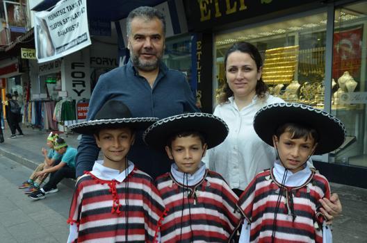 Üçüzler, 23 Nisan kutlamalarında ilgi odağı oldu