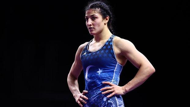 Milli güreşçi Elvira Süleyman Kamaloğlu, Avrupa Güreş Şampiyonası'nda finale yükseldi