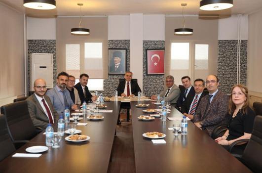 ERÜ Rektörü Altun, Diş Hekimliği Fakültesi’ni ziyaret etti