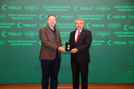 Yeşilay’dan Vali Baydaş’a 'Üstün Hizmet Madalyası'