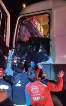 Aksaray'da kamyon TIR’a arkadan çarptı: 1 yaralı