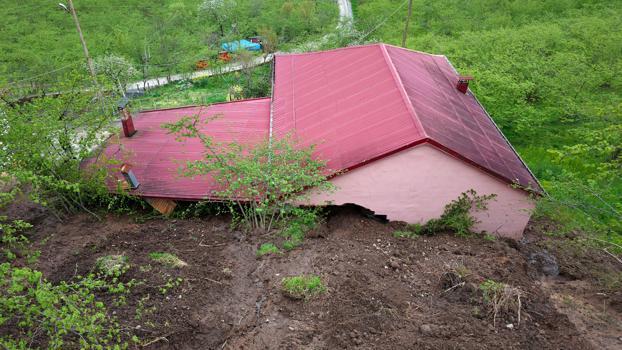 Misafirliğe gitti, heyelandan kurtuldu