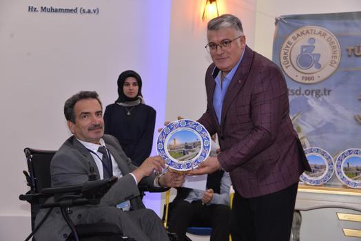 Poyraz: Sevgi tek başına engeli aşmaz