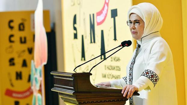 Emine Erdoğan, Rami Çocuk ve Sanat Bienali'nin açılışına katıldı