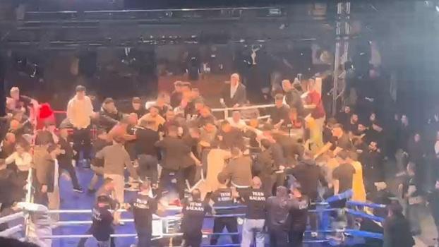 Trabzon'da boks maçında kavga kamerada