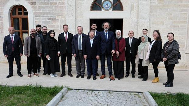 AK Parti İstanbul milletvekilleri her cuma vatandaşlarla bir araya geliyor