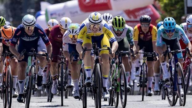 Cumhurbaşkanlığı Türkiye Bisiklet Turu Çeşme-Selçuk etabıyla başladı