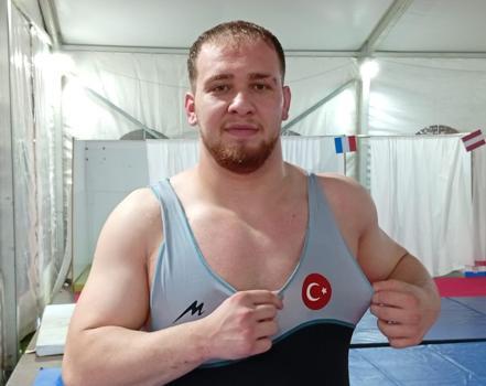 Milli güreşçi Hakan Büyükçıngıl, 125 kiloda Avrupa üçüncüsü oldu