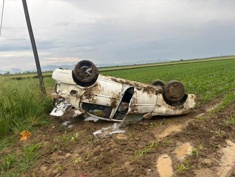 Kontrolden çıkan otomobil takla attı: 4 yaralı