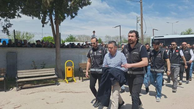 Halfeti Belediyesi'nde 'yolsuzluk' operasyonunda 46 şüpheli adliyede