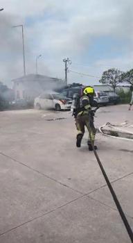 Hastane otoparkındaki otomobil yandı