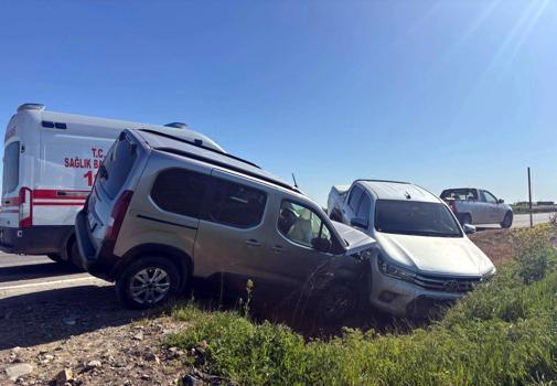 Kamyonet ile hafif ticari araç çarpıştı; 2 yaralı