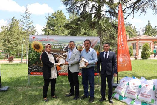 Nevşehir’de çiftçilere tohum ve fide desteği