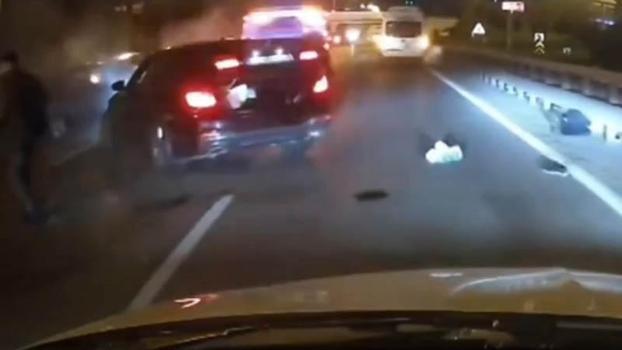 Maltepe'de dört aracın karıştığı zincirleme kaza: 1'i ağır 4 yaralı