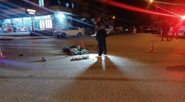 Otomobil ile motosiklet çarpıştı: 1 ağır yaralı