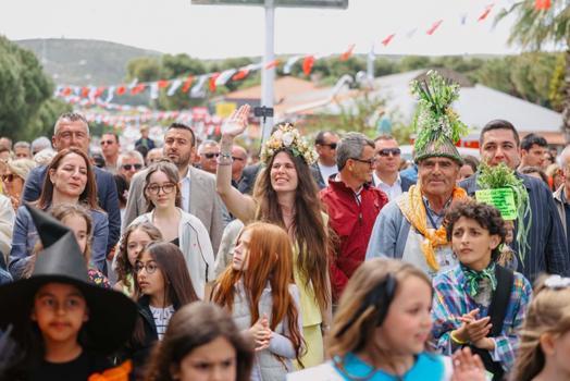 15. Uluslararası Alaçatı Ot Festivali 100 binlerce kişiyi ağırladı