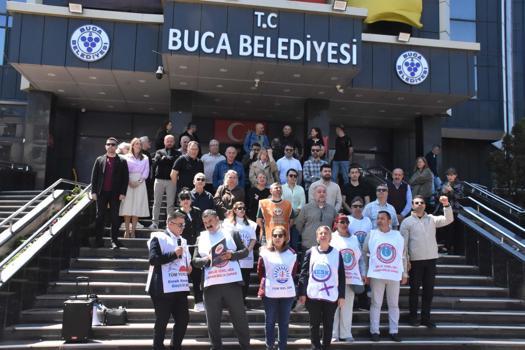 Buca Belediyesi'nde memurlar eylemde: Haber gelmezse yarın iş bırakacağız