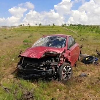 Midyat’ta takla atan otomobil sürücüsü yaralandı