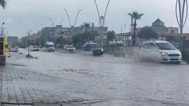 Silopi’de dolu ve sağanak etkili oldu