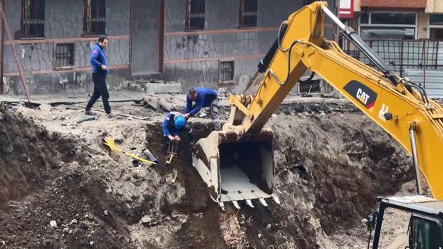 İnşaat temel kazısı sırasında doğal gaz borusu patladı