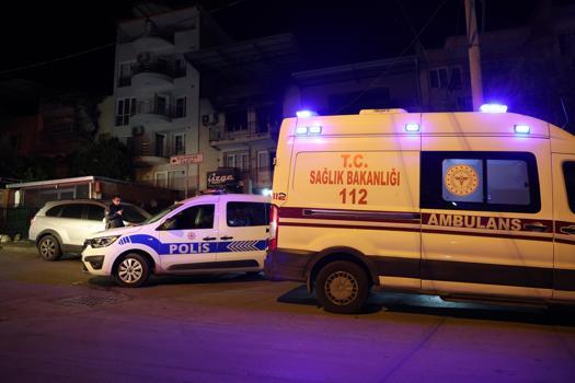 İzmir’de evde çıkan yangında baba öldü, oğlu entübe edildi